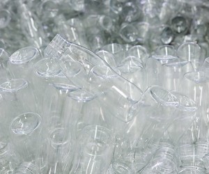 吹瓶机工作原理